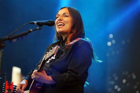 Más de mil personas disfrutaron del concierto de Javiera Parra que cerró el Día de la Música