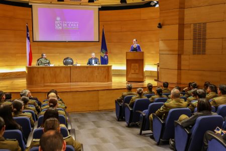 U. de Chile capacita a 194 carabineros en derechos humanos para atender a grupos vulnerables