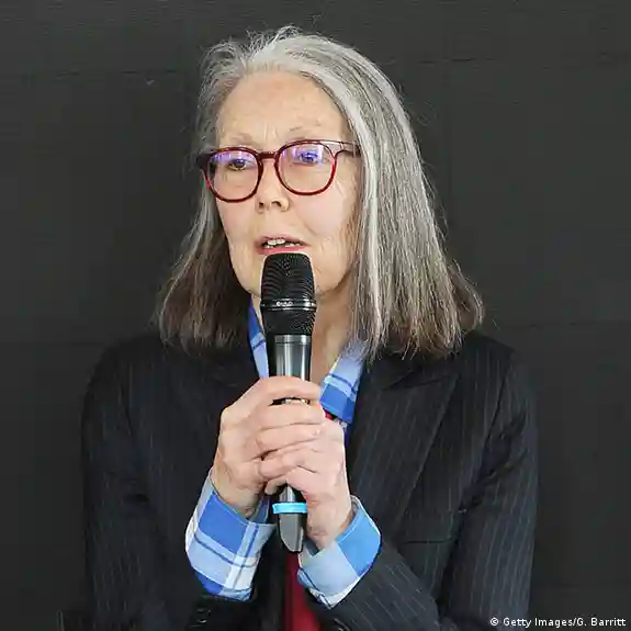 Premio Nobel de Literatura para la canadiense Anne Carson