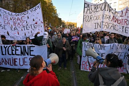 Francia despliega 70 mil policías ante masivas protestas y temor a nuevos disturbios