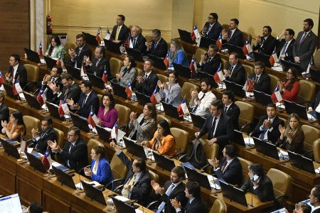 Bancada UDI se lanza en picada contra recortes en Educación y anuncia intención de revertirlos