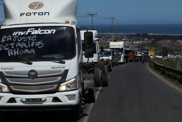 Agrupación de camioneros de San Antonio piden actualizar valores de viajes por alza de combustibles