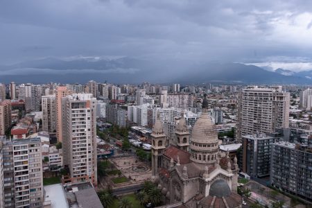 Senapred declara Alerta Roja en toda la Región Metropolitana por intensas lluvias y granizos