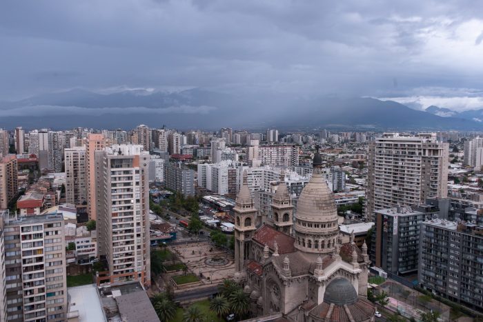 Senapred declara Alerta Roja en toda la Región Metropolitana por intensas lluvias y granizos