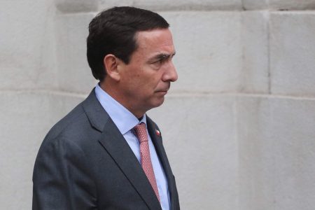 Rabat contra las cuerdas: se desliga de las 56 rebajas de penas y se aferra al respaldo de Kast