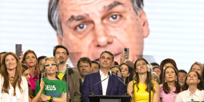 Bolsonaro se impone en primera vuelta y se espera reñido balotaje con Lula el 25 de octubre