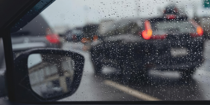¿El seguro automotriz cubre daños por aluviones e inundaciones? Qué hacer si tu auto fue afectado
