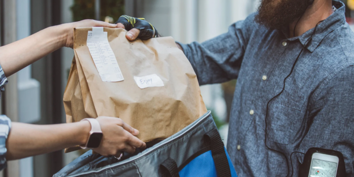 Restaurantes buscan reducir costos del delivery y recuperar margen con canales propios de venta