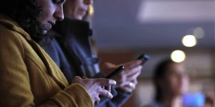 Consejo de Europa alerta del aumento de la violencia digital contra mujeres entre jóvenes