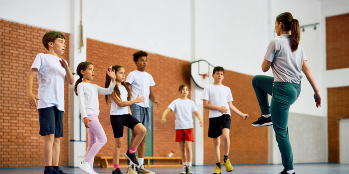 Movimiento en el aula: estudio registra mejoras motrices en escolares que usaron pausas activas