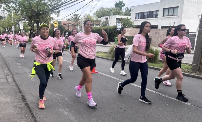 La Reina se moviliza para concientizar sobre cáncer de mama con masiva corrida