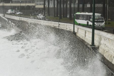Emiten aviso de marejadas entre Arica y el Golfo de Penas por nuevo sistema frontal