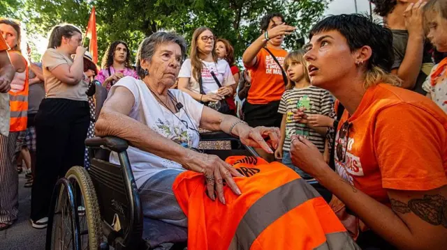 Un desalojo en España, una advertencia para Chile