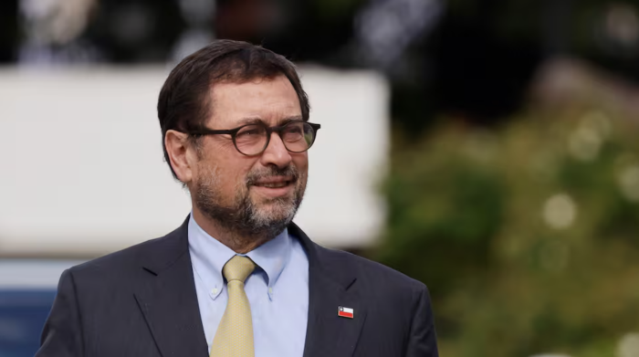 Malvinas irrumpe en gira del canciller y Chile acumula cuentas en el vecindario