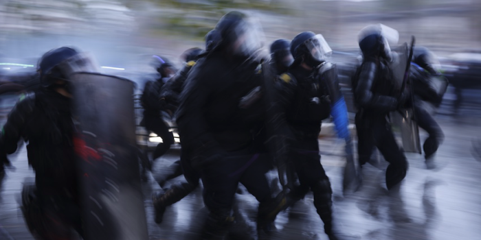 Francia registra casi 1.000 detenidos en las manifestaciones y se esperan más arrestos