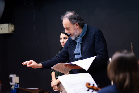 Pablo Carrasco, director de orquesta: “En el arte, en general, uno no para de estudiar"