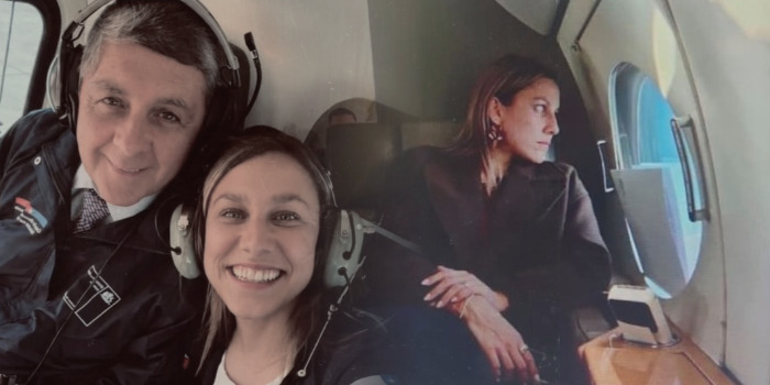 Al ministro Alvarado también le gustan las selfies viajeras