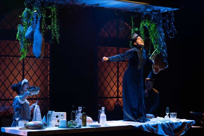 Crítica de teatro: La señorita Julia de Strindberg en versión trans