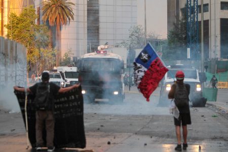 18-O: oficialismo apunta contra la izquierda y libertarios emplazan a Kast