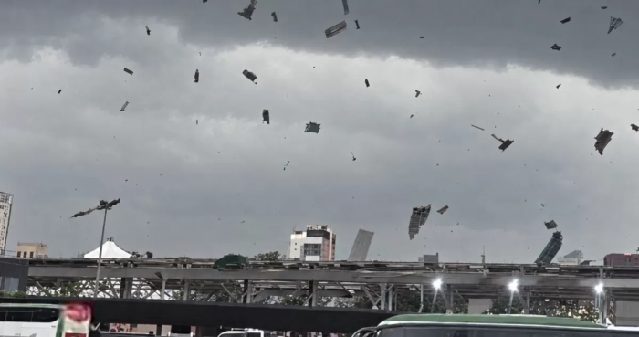 Hay registros desde el siglo XIX: Tornado de Estación Central no es el primero que azota a Santiago