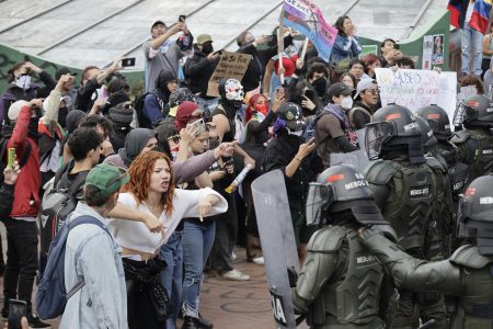 La “batalla cultural” de De la Espriella: retiro de 30 obras de museo desata protestas en Colombia