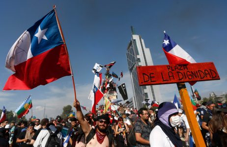 GPS Ciudadano: crece percepción de que el 18-O fue inevitable y cae su evaluación negativa